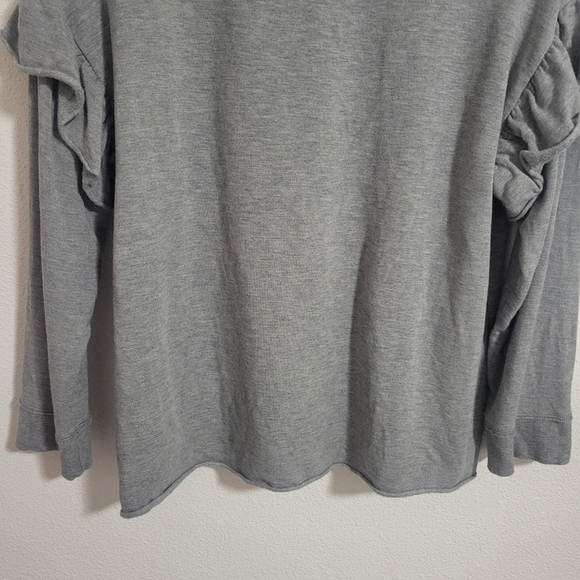 Ugg oversized ruffle raw hem size medium - Picture 11 of 11